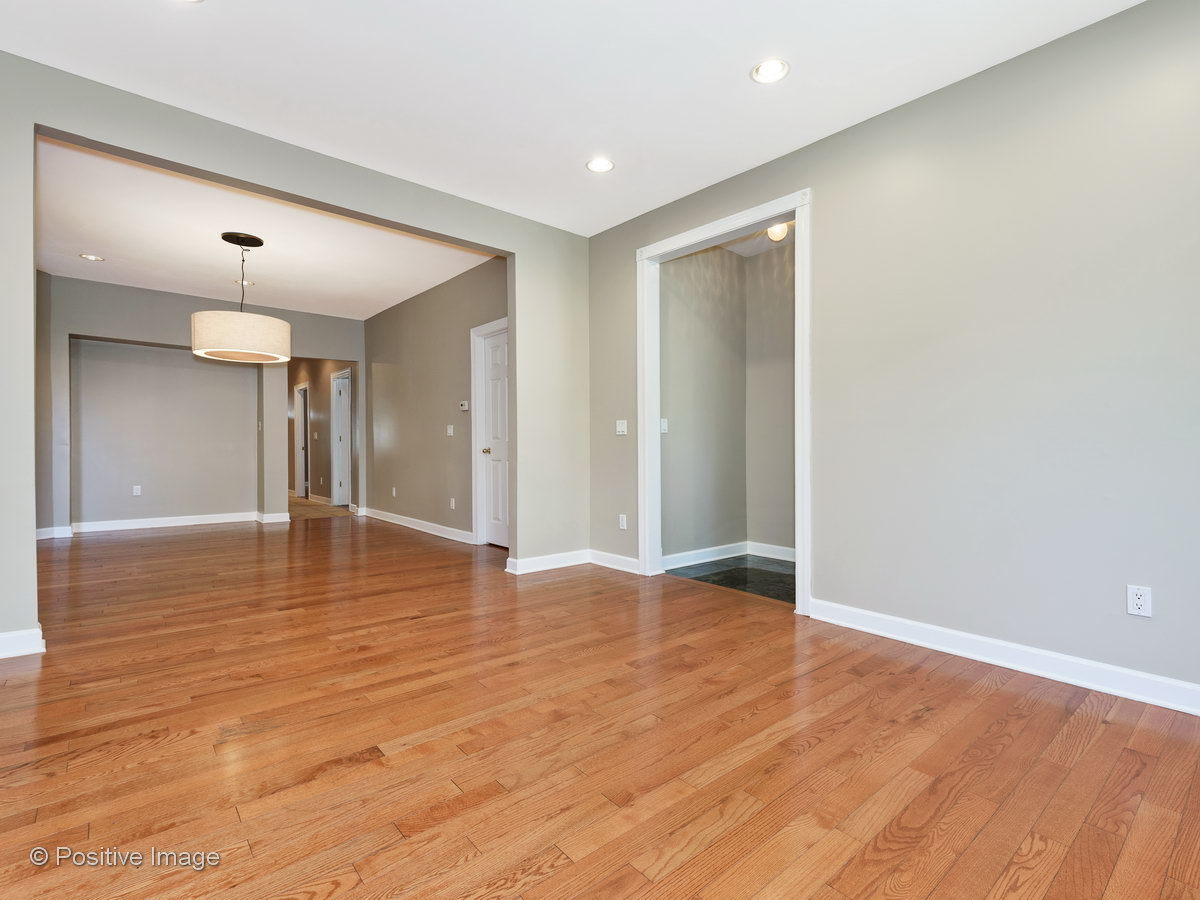 2215 W Addison Street Unit: 1