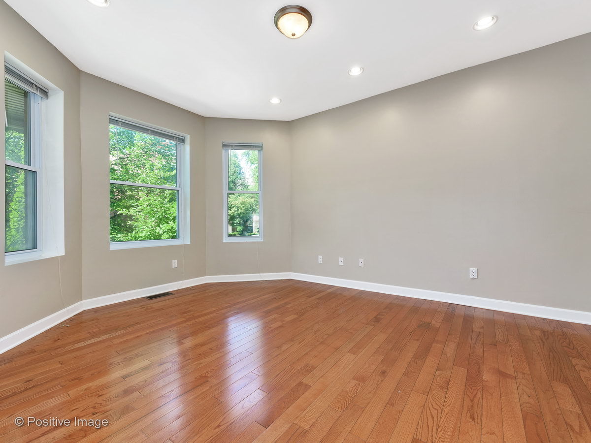 2215 W Addison Street Unit: 1