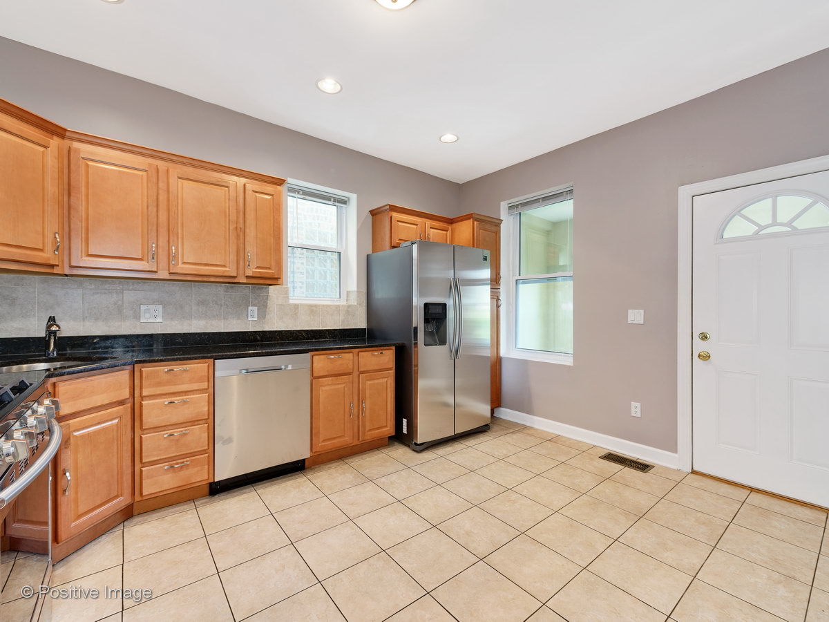 2215 W Addison Street Unit: 1