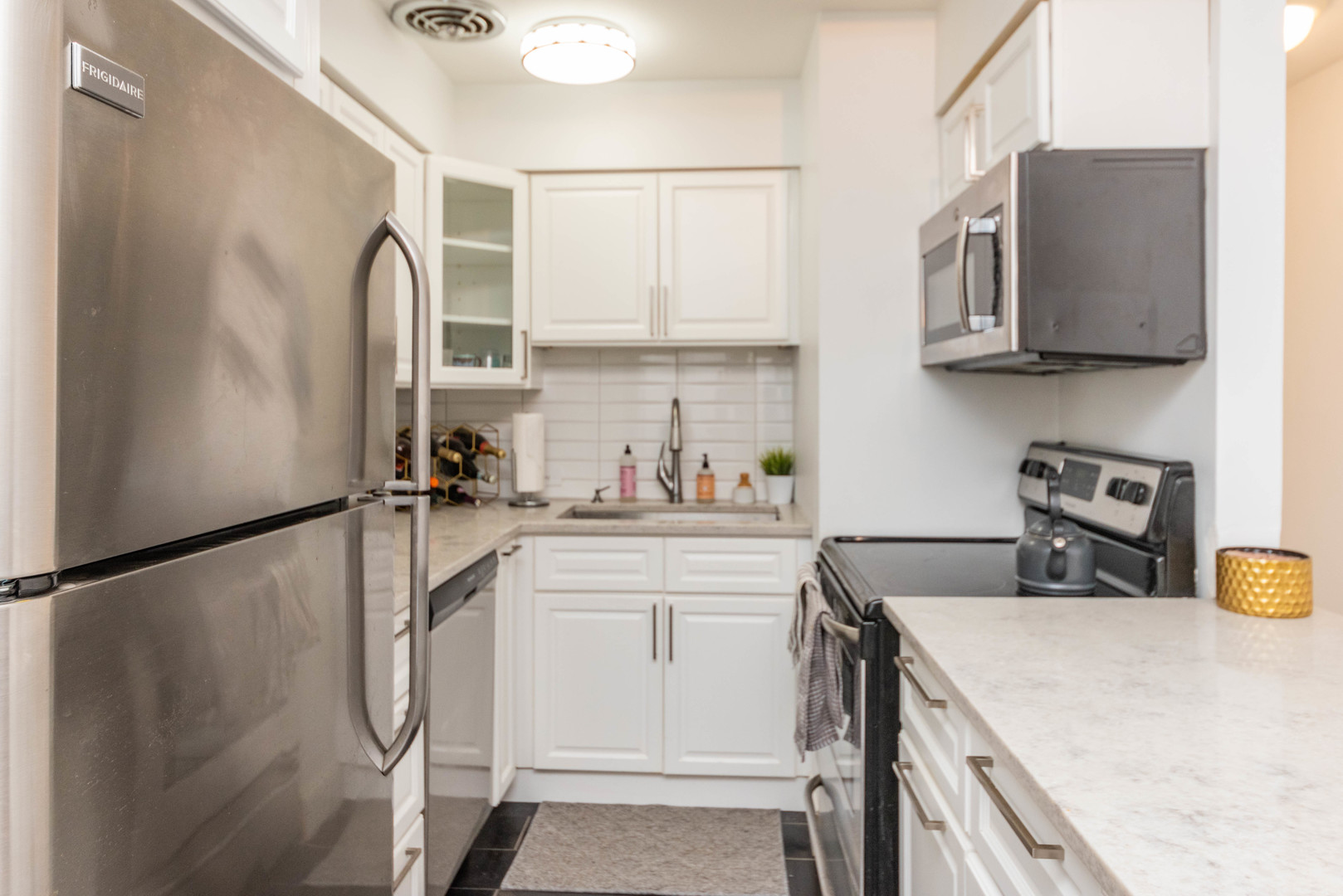 1750 N Wells Street Unit: 106