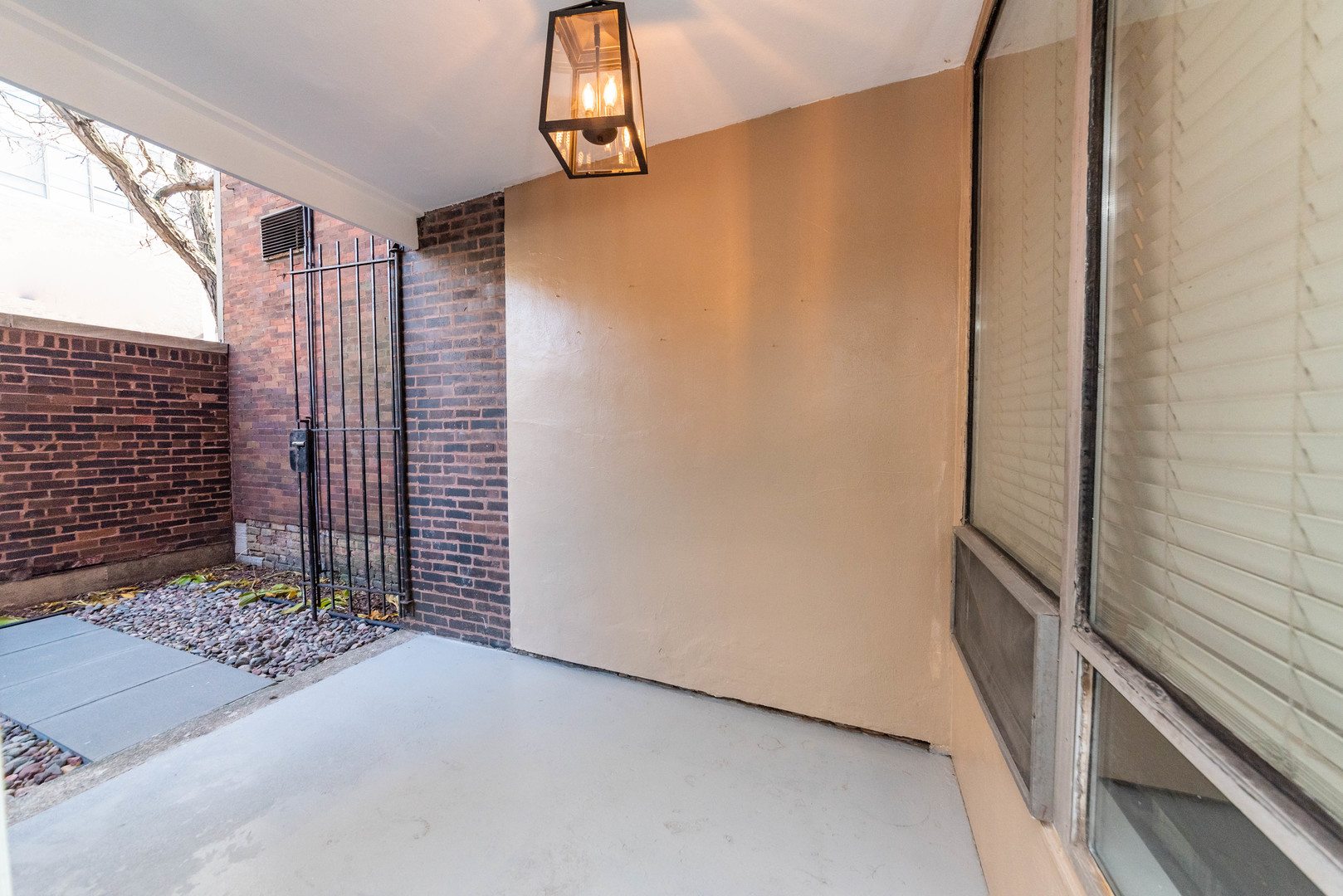 1750 N Wells Street Unit: 106