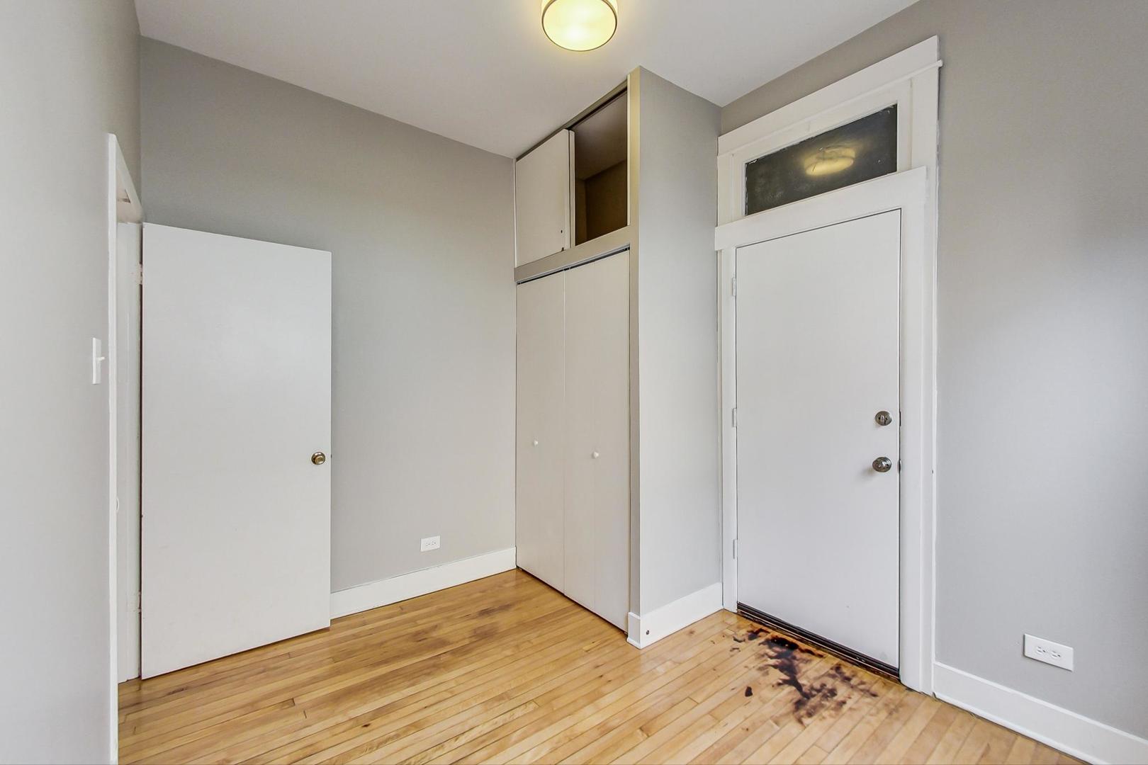 1914 W Crystal Street Unit: 1F