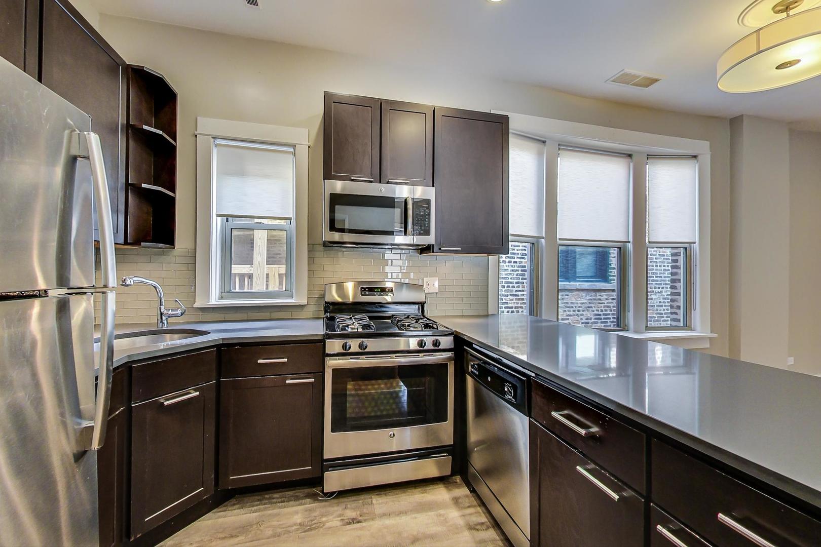 1914 W Crystal Street Unit: 1F