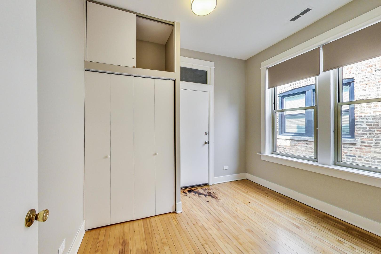 1914 W Crystal Street Unit: 1F