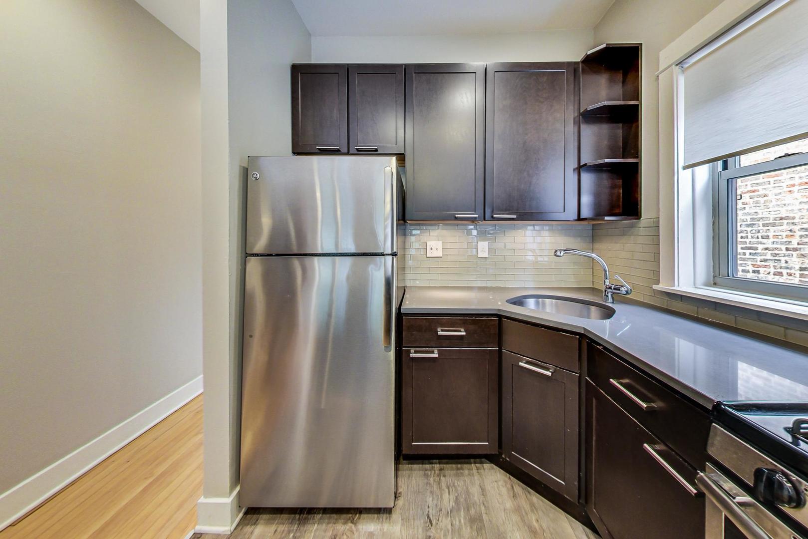 1914 W Crystal Street Unit: 1F