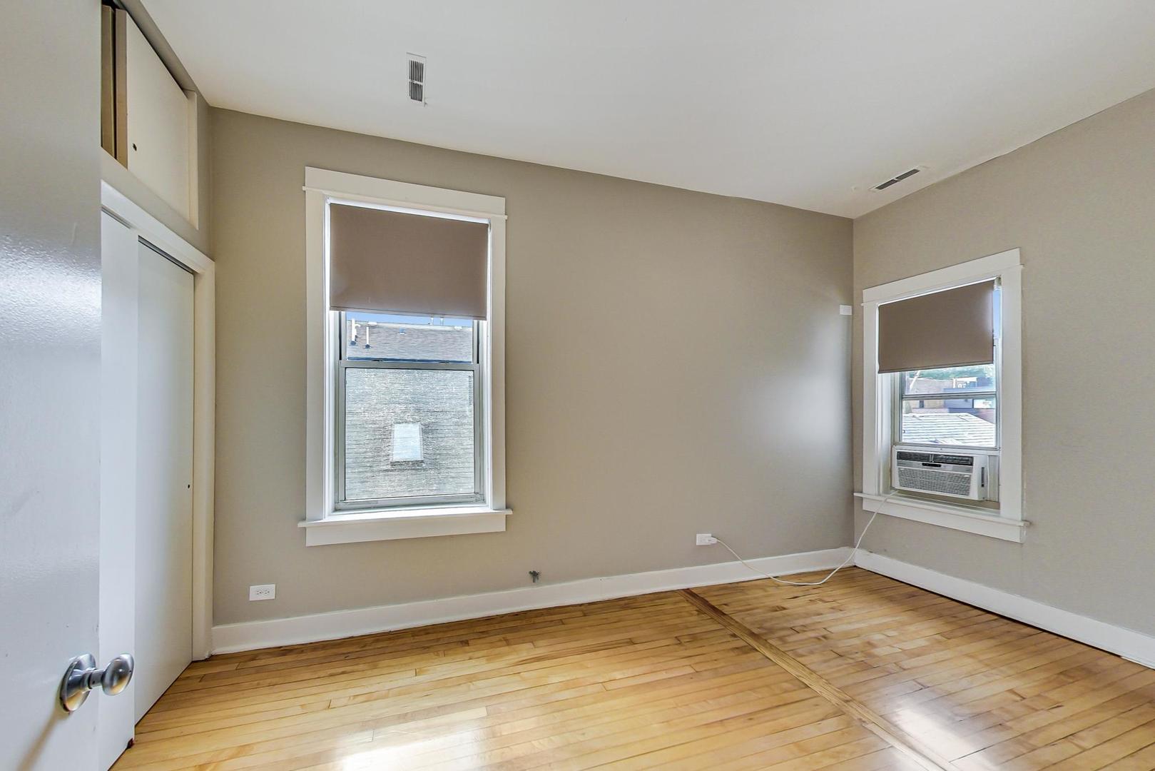 1914 W Crystal Street Unit: 1F