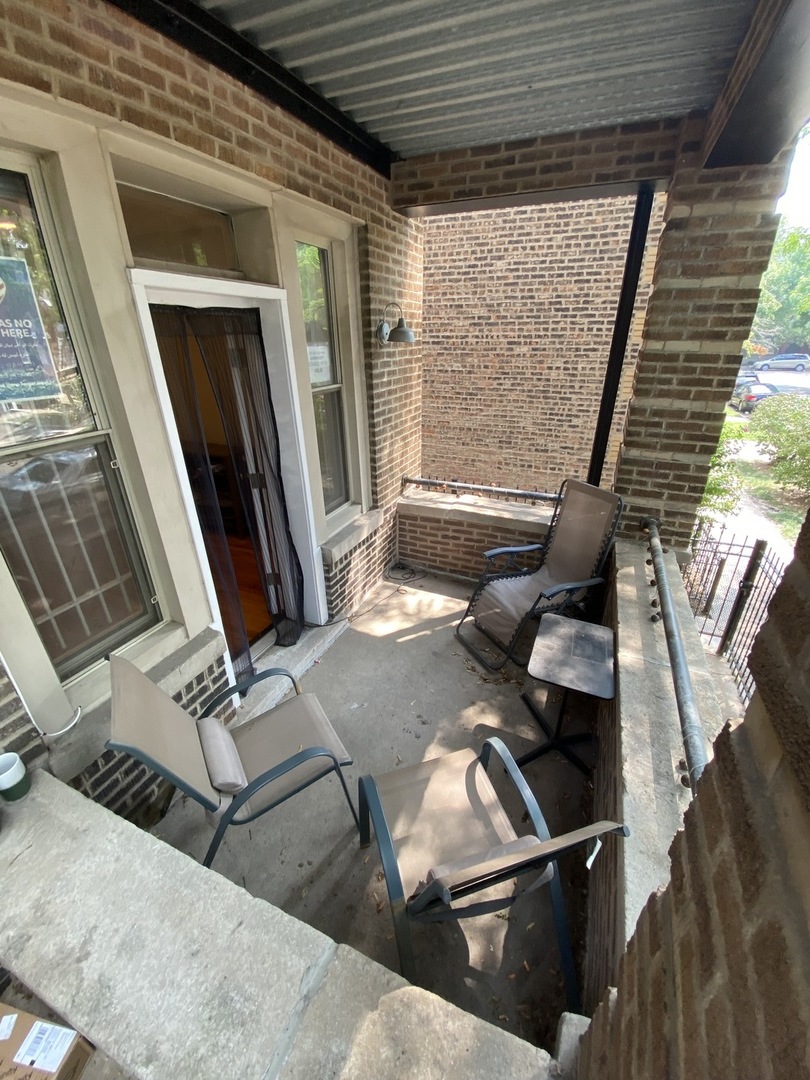 1914 W Crystal Street Unit: 1F