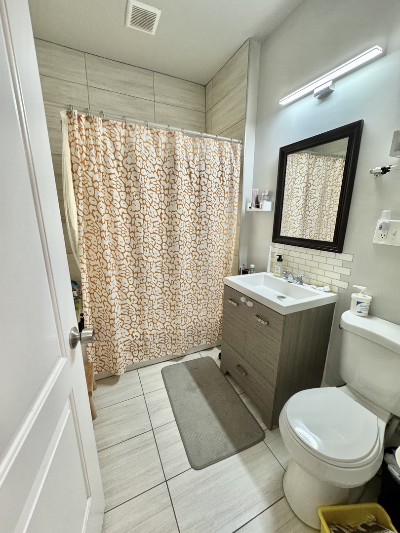 1947 W Sunnyside Avenue Unit: 1