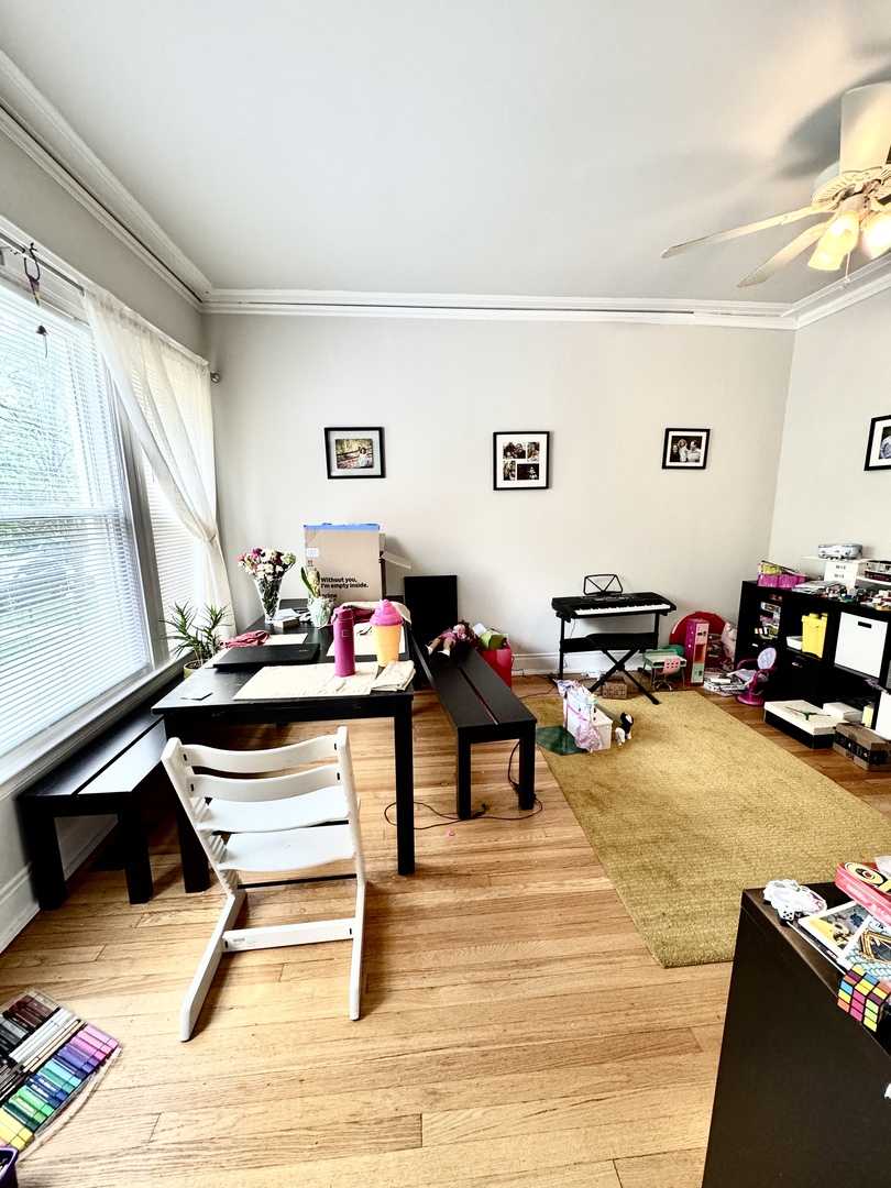 1947 W Sunnyside Avenue Unit: 1
