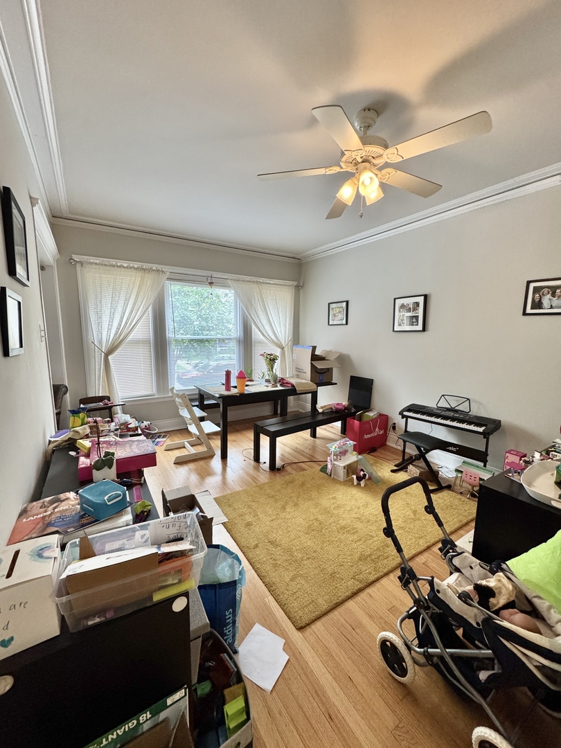 1947 W Sunnyside Avenue Unit: 1