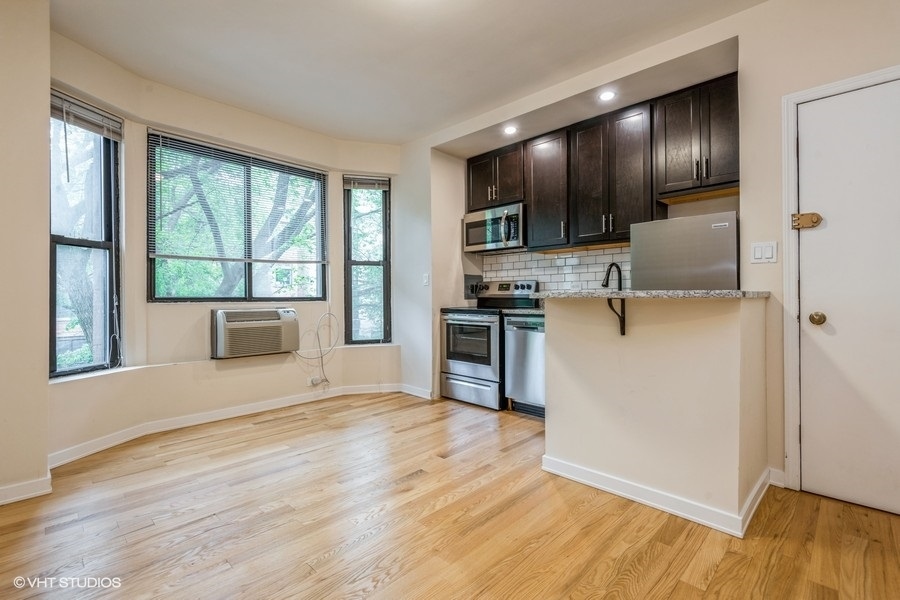 1430 N Dearborn Parkway Unit: 301