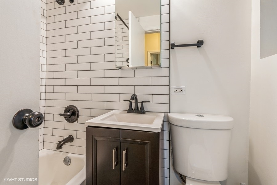 1430 N Dearborn Parkway Unit: 301