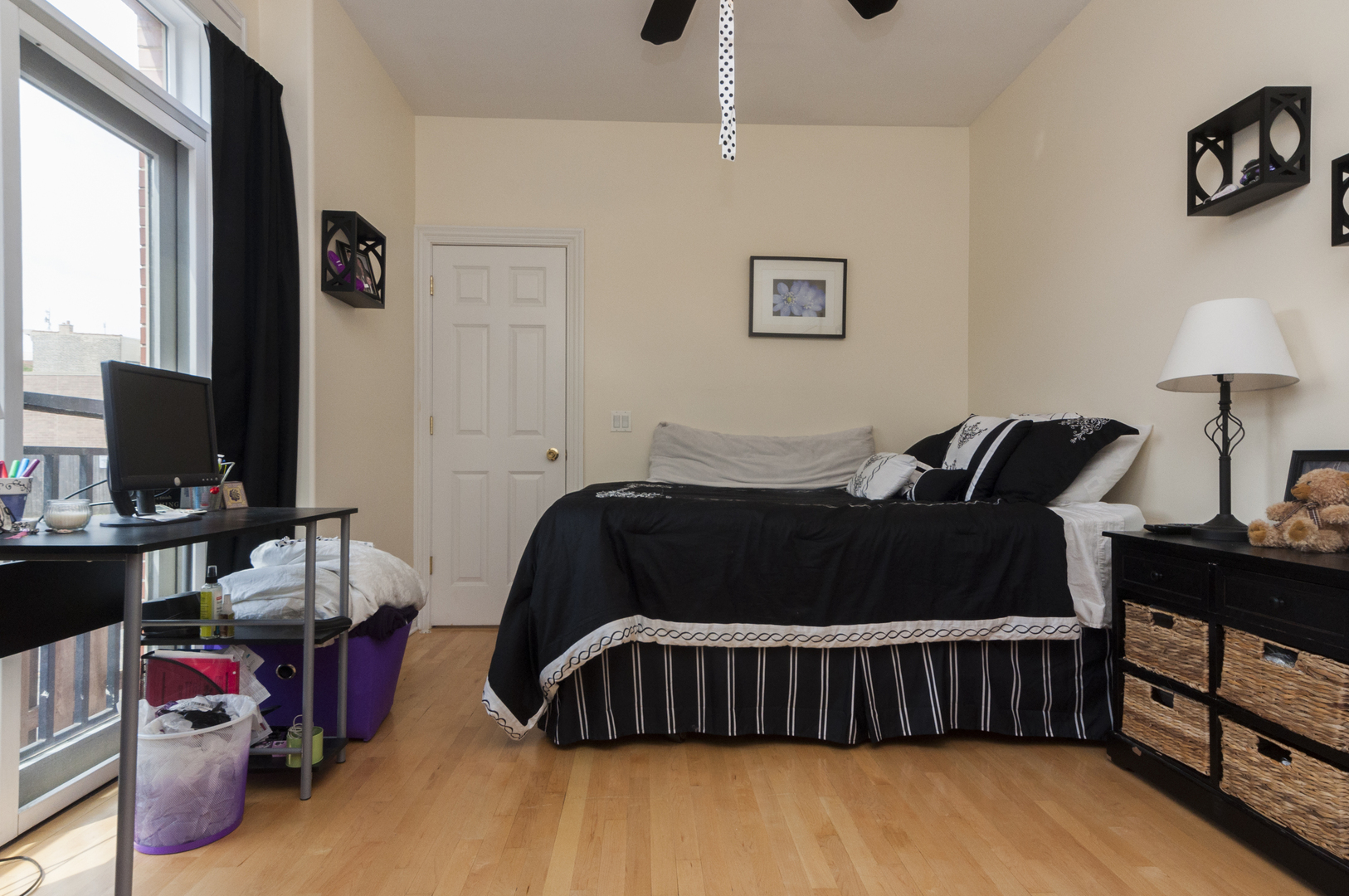 2416 N Greenview Avenue Unit: 3