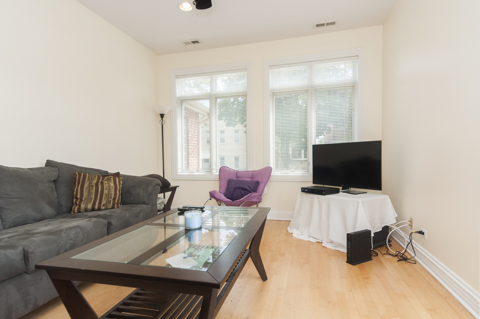 2416 N Greenview Avenue Unit: 3