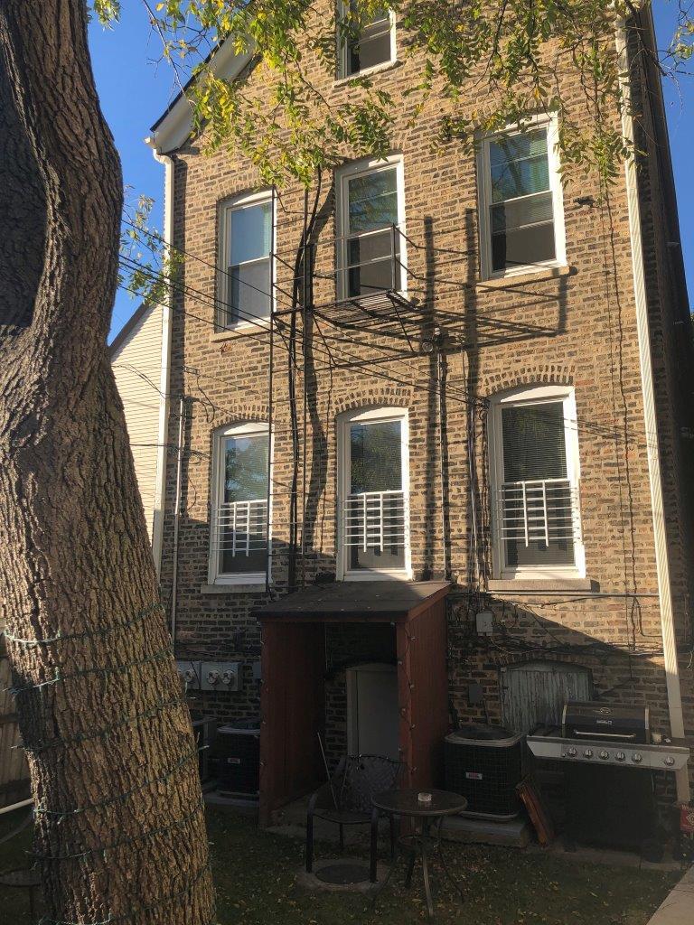 2245 W Shakespeare Avenue Unit: 2R