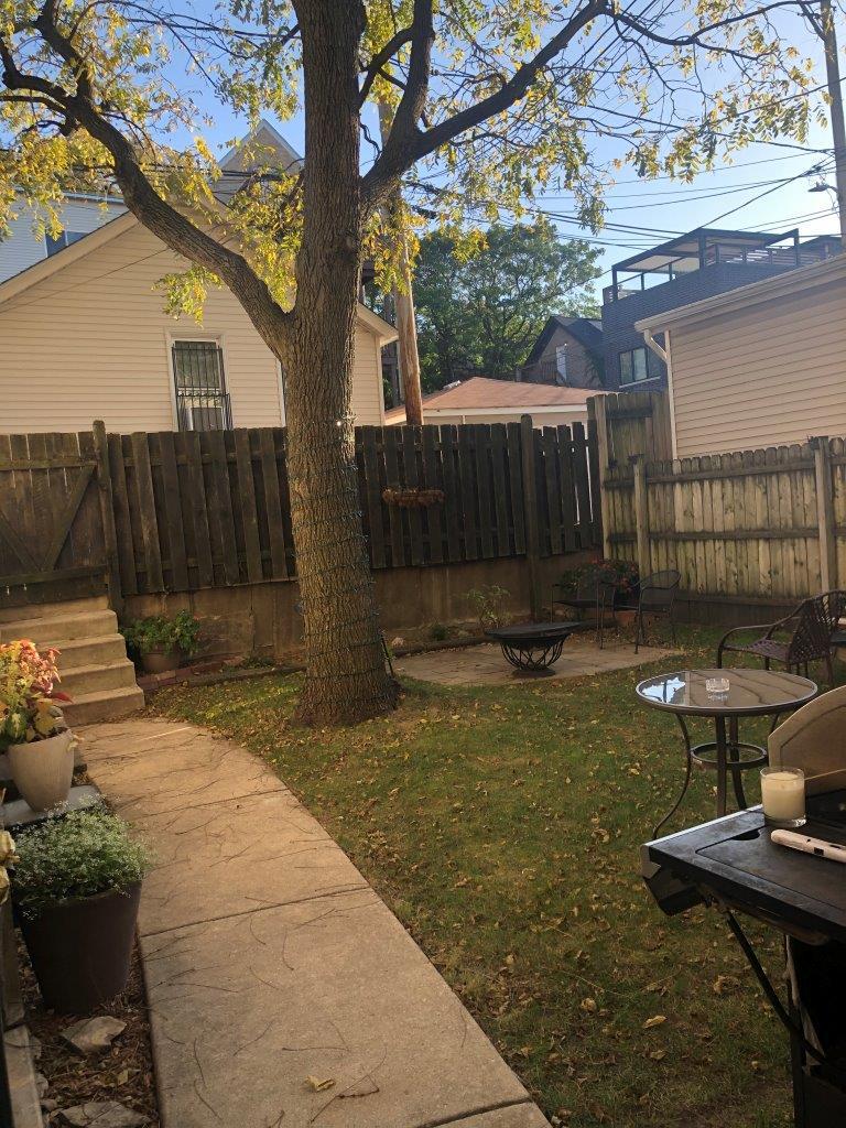 2245 W Shakespeare Avenue Unit: 2R