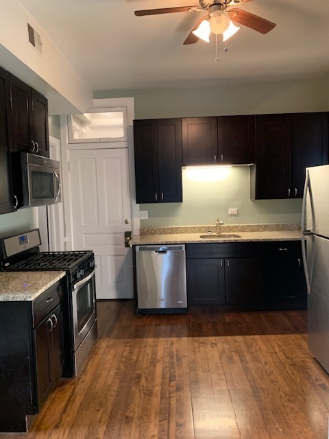 2245 W Shakespeare Avenue Unit: 2R