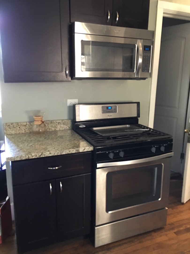 2245 W Shakespeare Avenue Unit: 2R