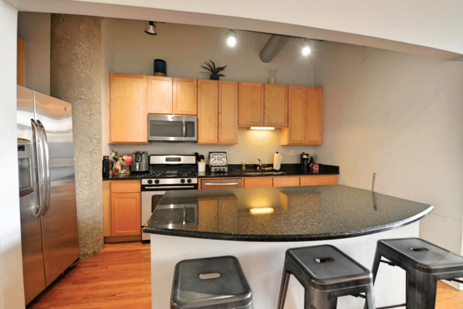 900 N Kingsbury Street Unit: 778