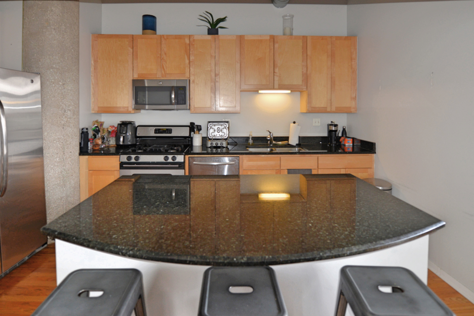 900 N Kingsbury Street Unit: 778