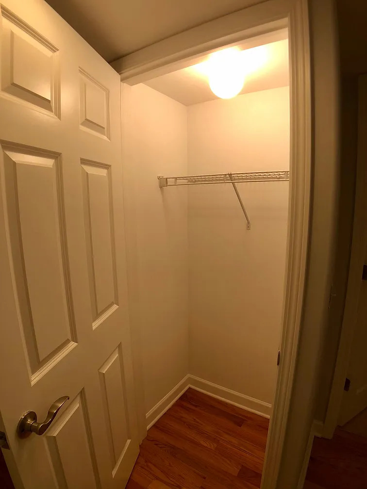 2341 N ALBANY Avenue Unit: G
