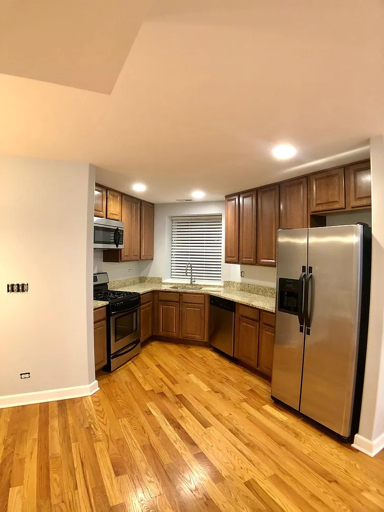 2341 N ALBANY Avenue Unit: G