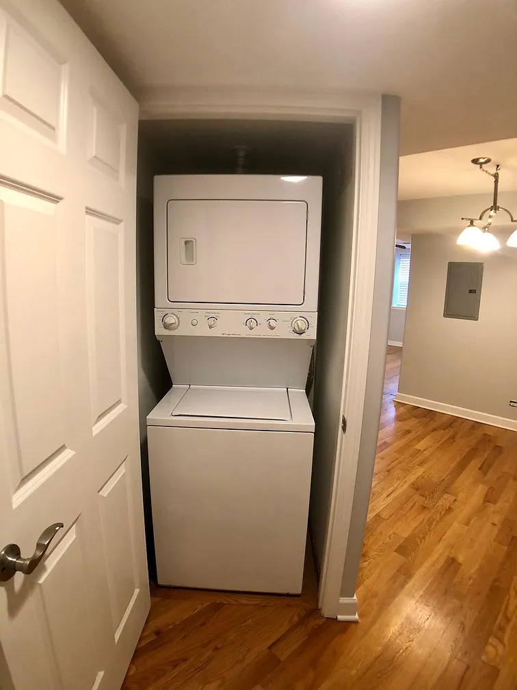 2341 N ALBANY Avenue Unit: G