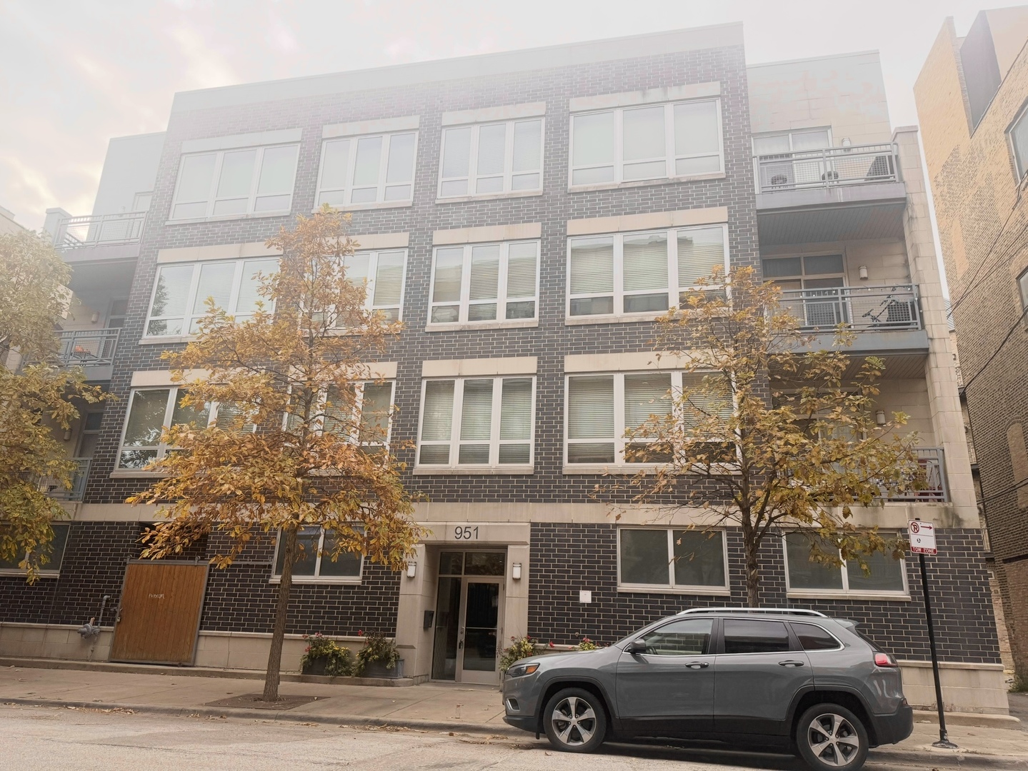 951 W Huron Street Unit: 402