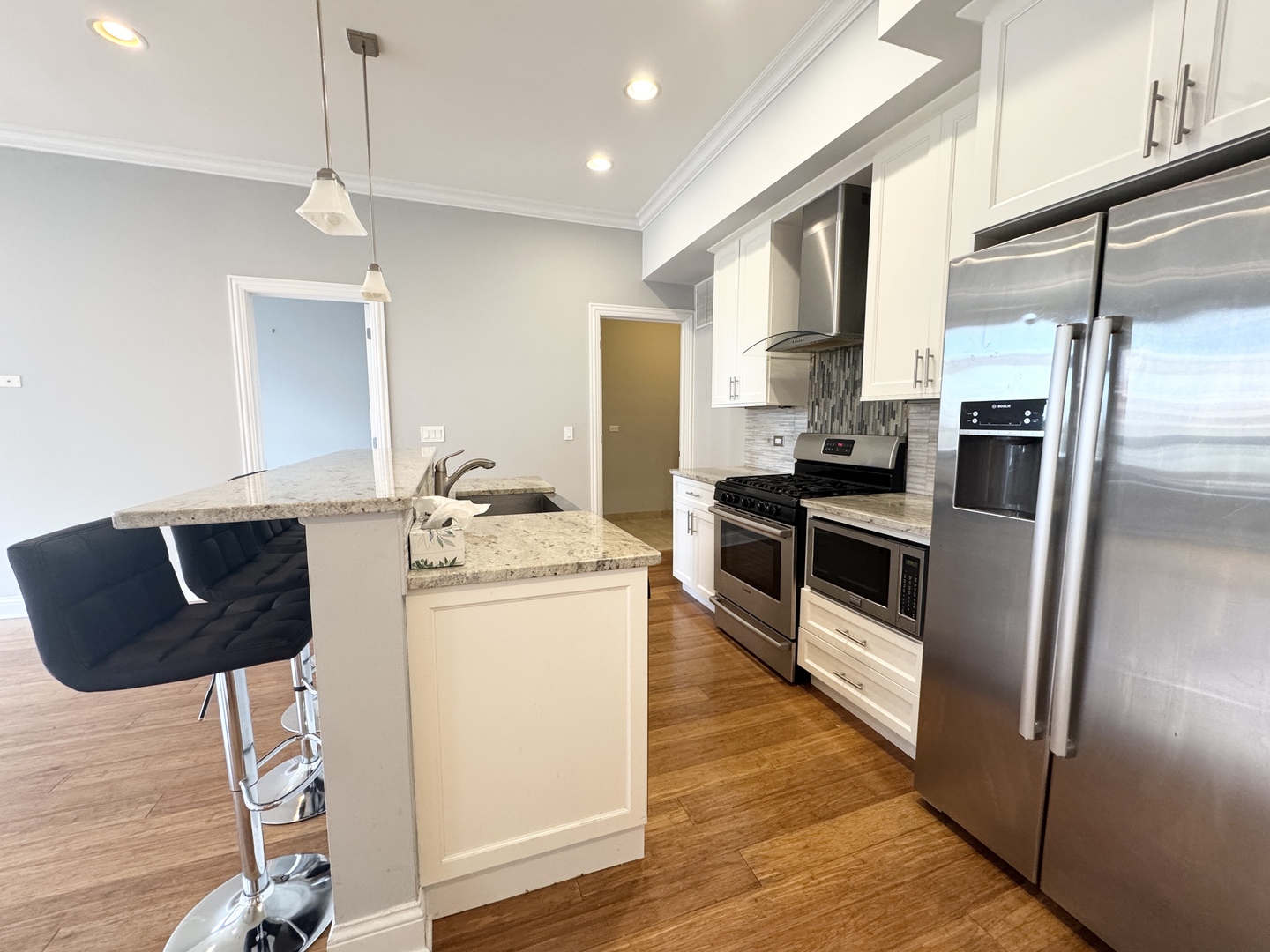 951 W Huron Street Unit: 402