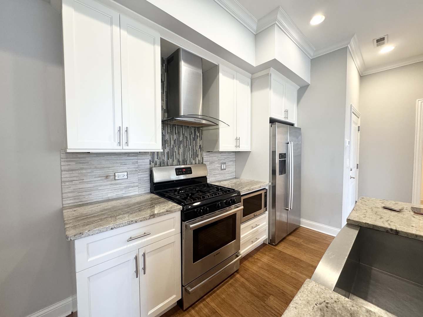 951 W Huron Street Unit: 402