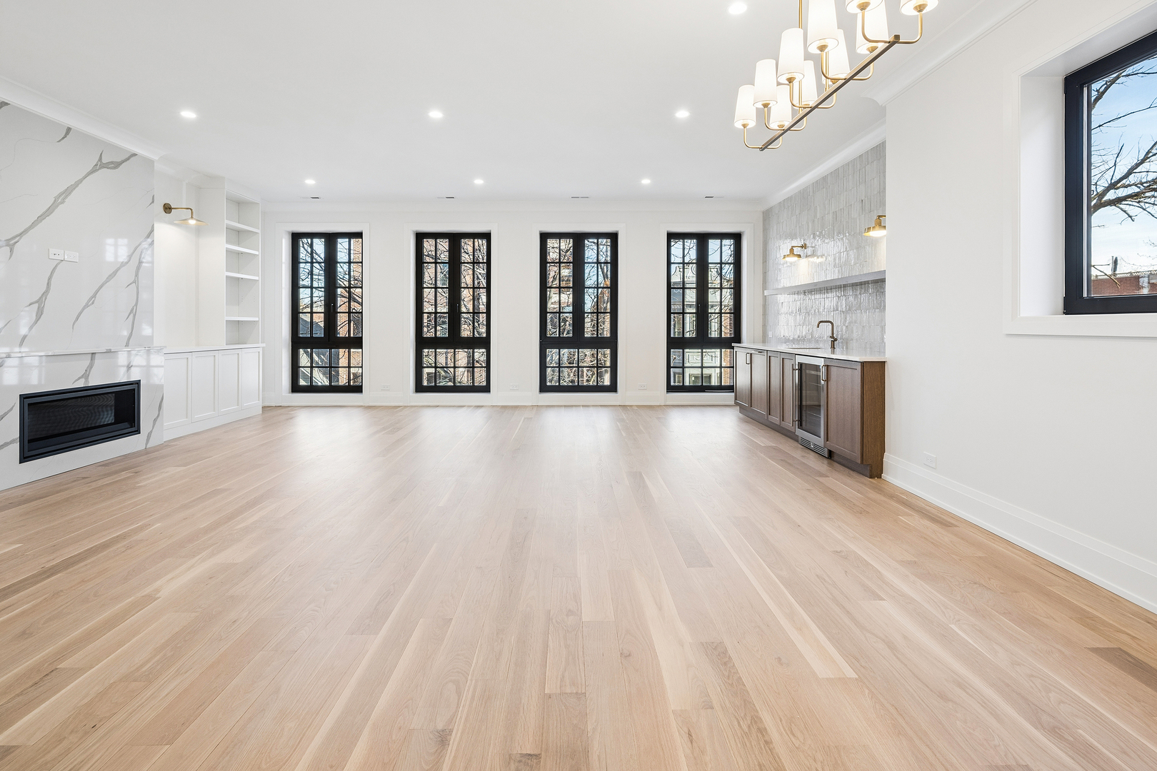 1317 W Wrightwood Avenue Unit: 3