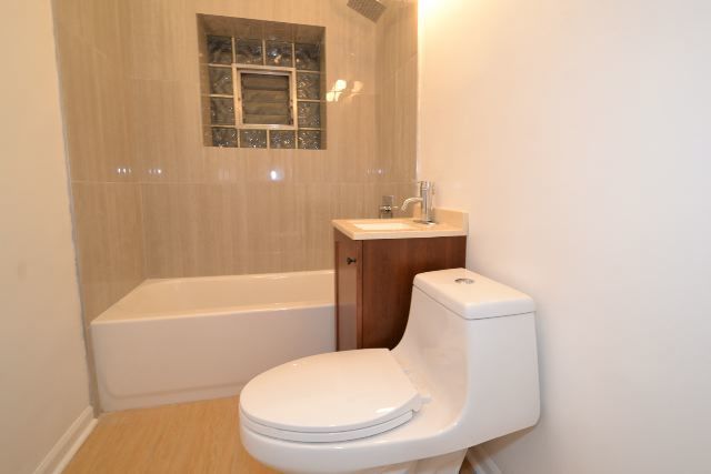 1473 W Erie Street Unit: 1R