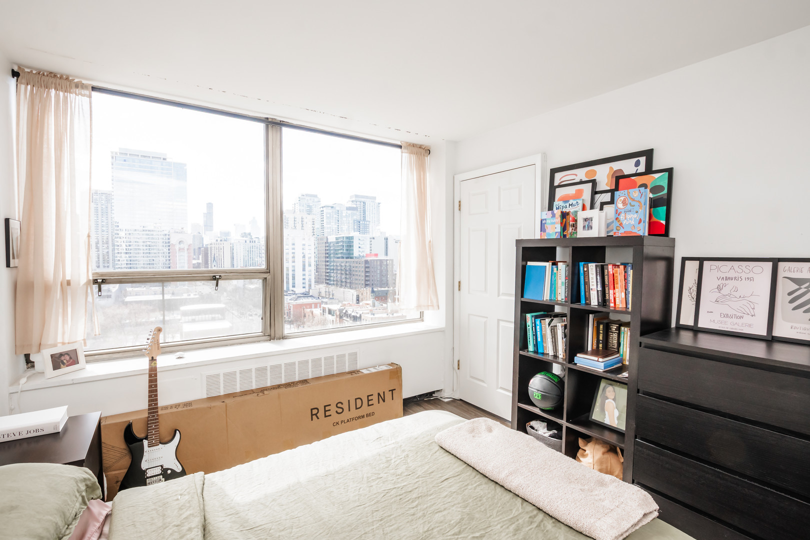 1360 N Sandburg Terrace Unit: 1409C
