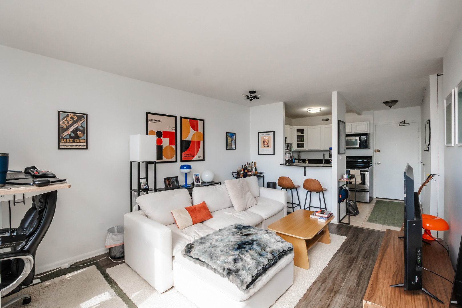 1360 N Sandburg Terrace Unit: 1409C