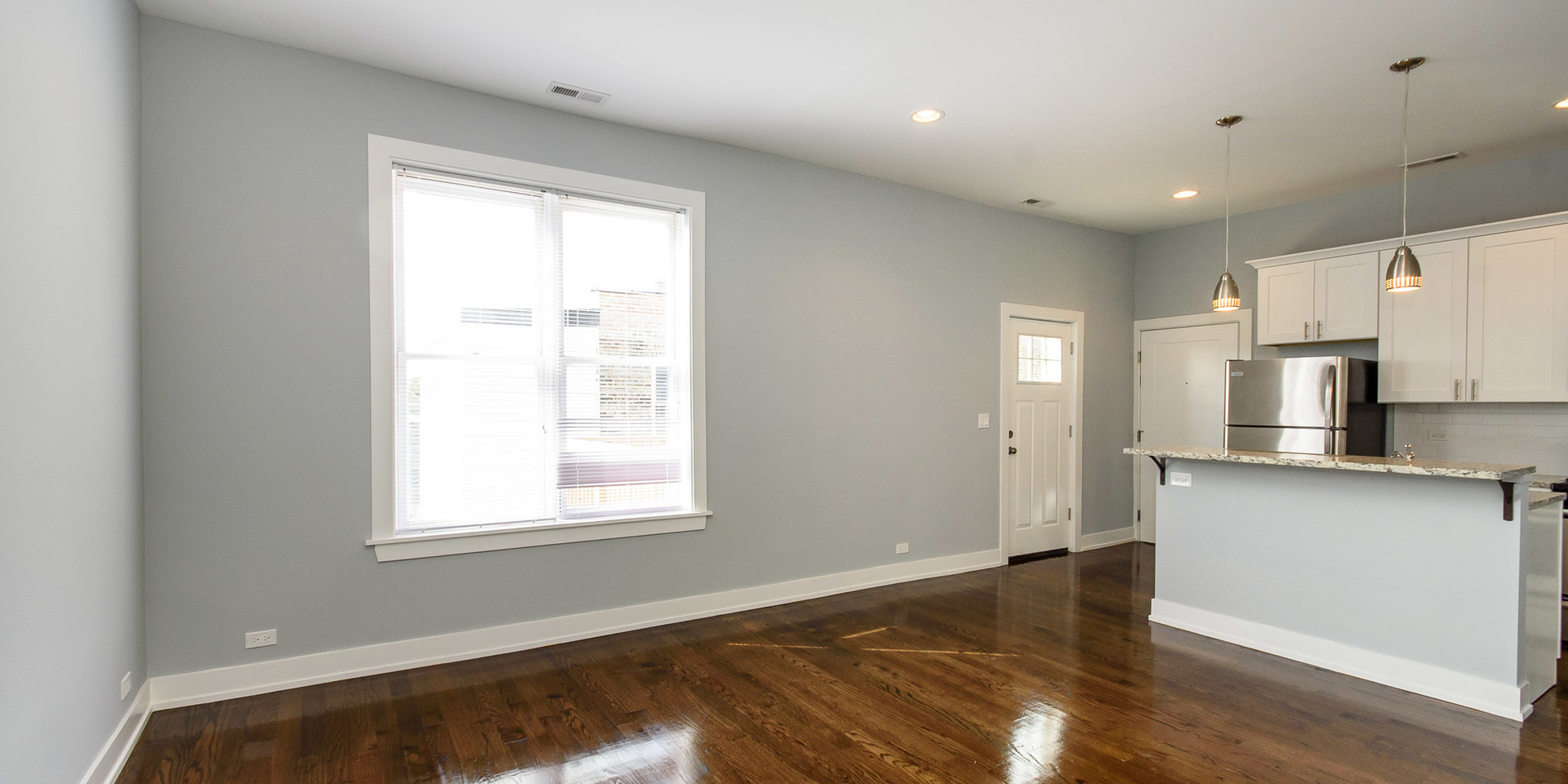 2163 N Bell Avenue Unit: 2R