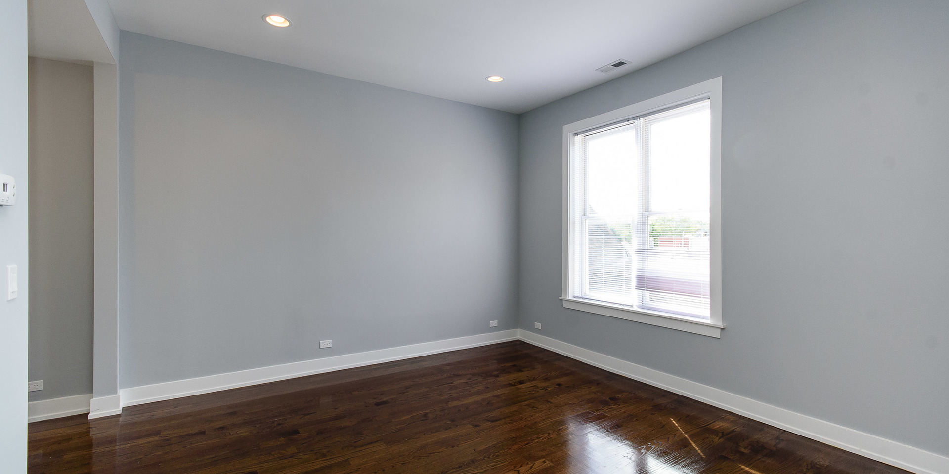 2163 N Bell Avenue Unit: 2R