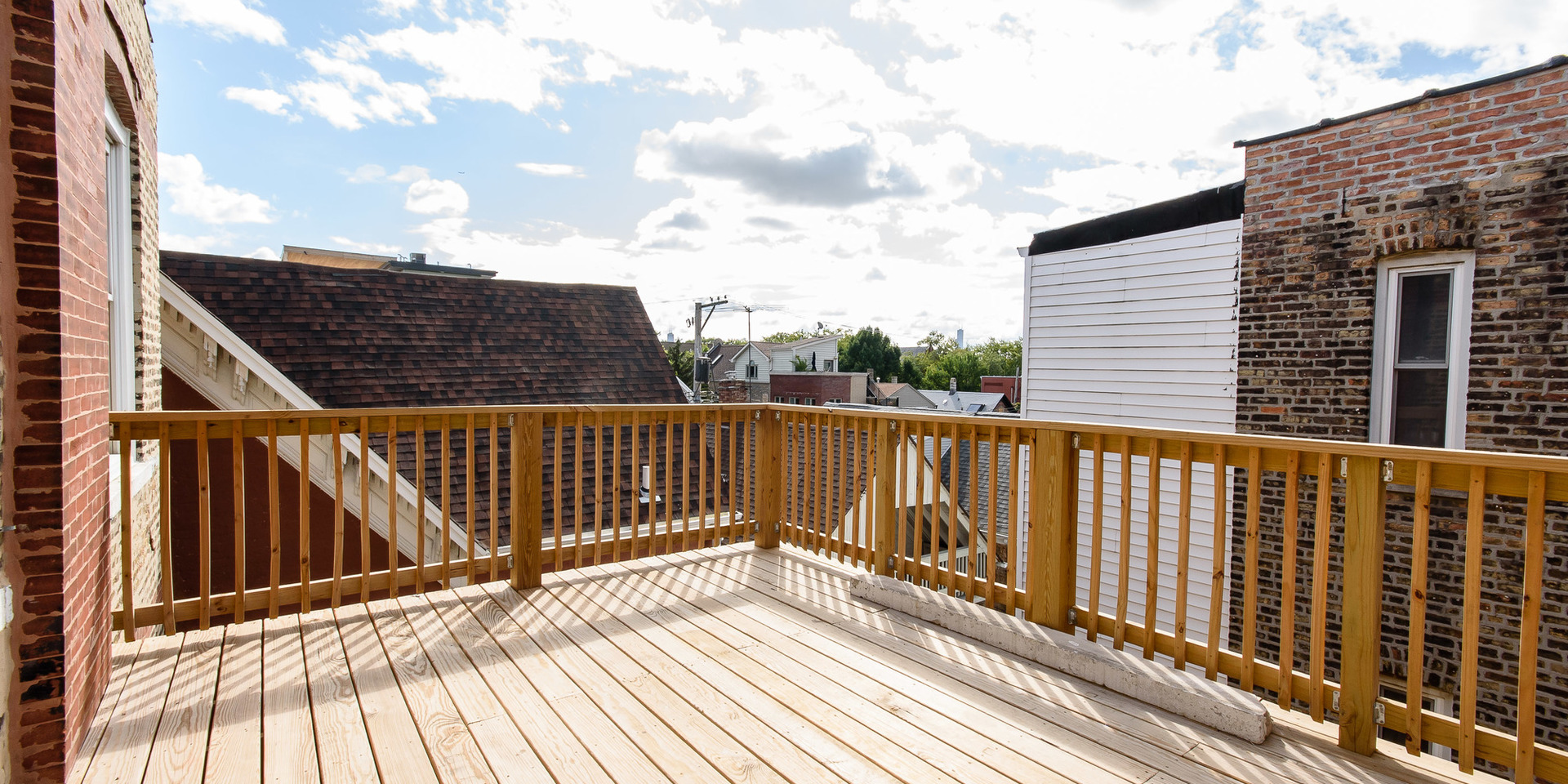 2163 N Bell Avenue Unit: 2R