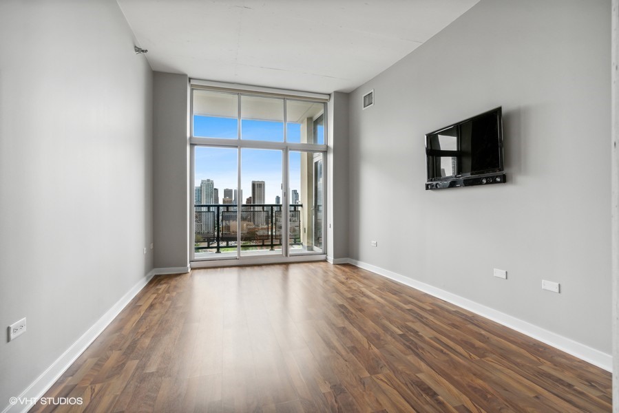 700 N LARRABEE Street Unit: 1711
