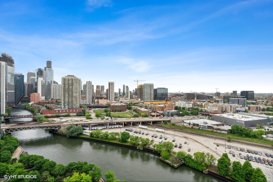 700 N LARRABEE Street Unit: 1711