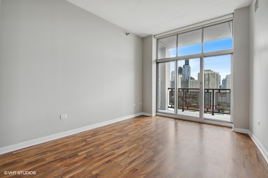 700 N LARRABEE Street Unit: 1711