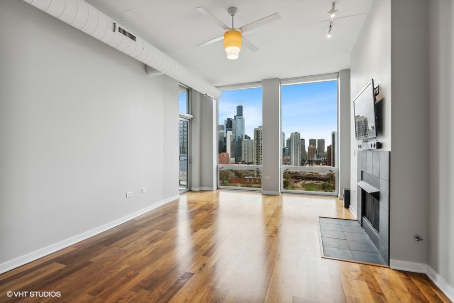 700 N LARRABEE Street Unit: 1711
