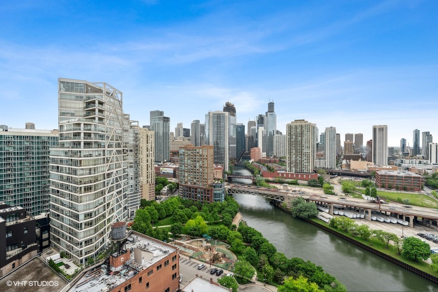 700 N LARRABEE Street Unit: 1711