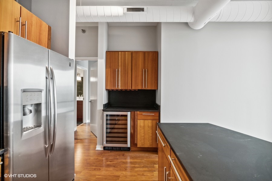 700 N LARRABEE Street Unit: 1711