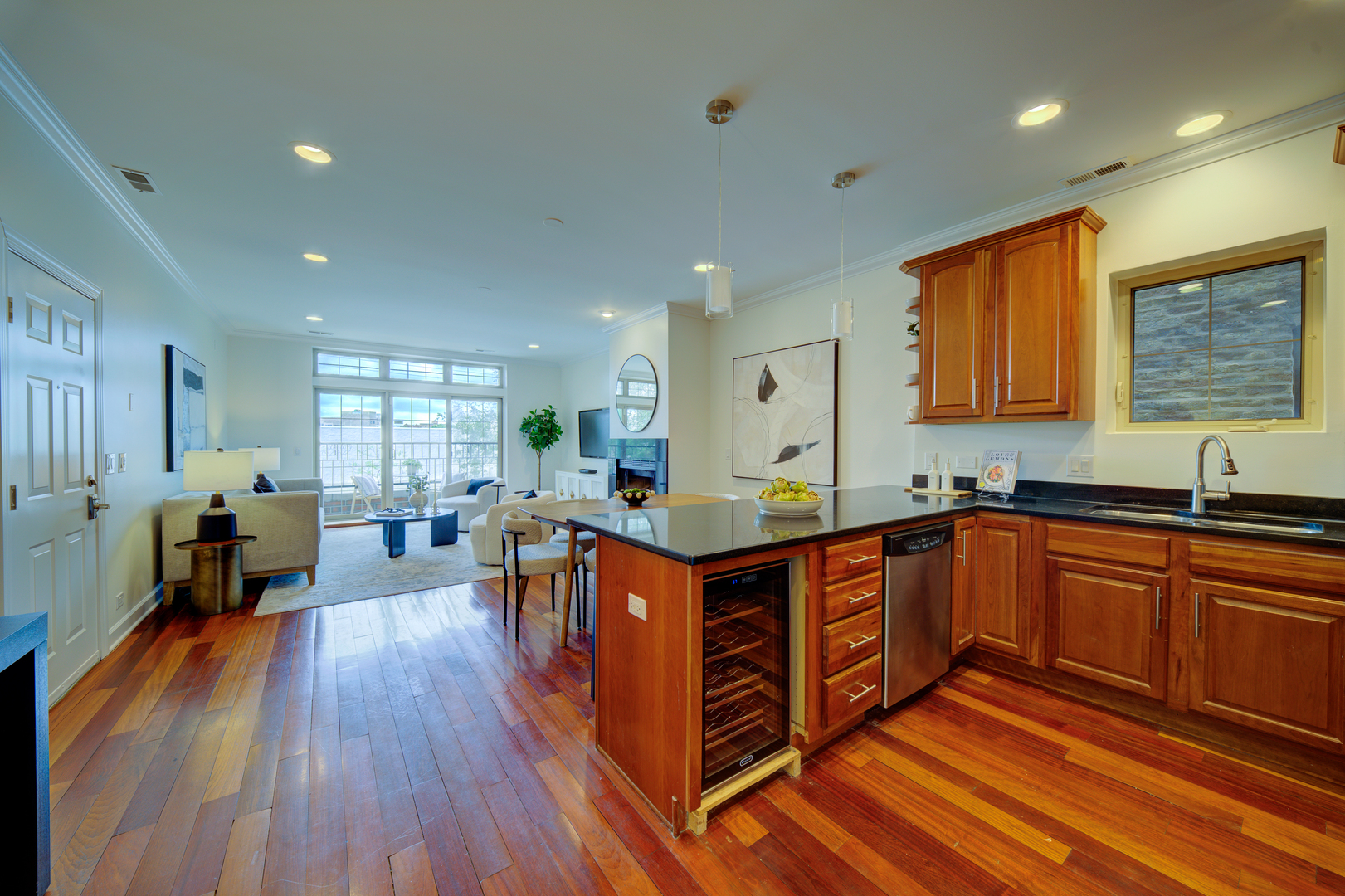1347 N Ashland Avenue Unit: 1N