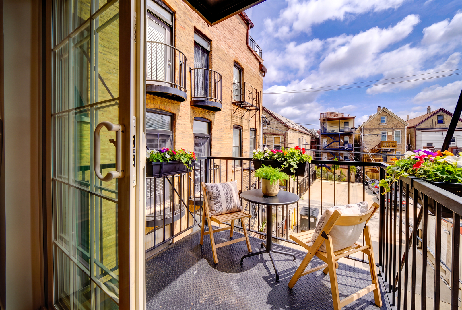 1347 N Ashland Avenue Unit: 1N