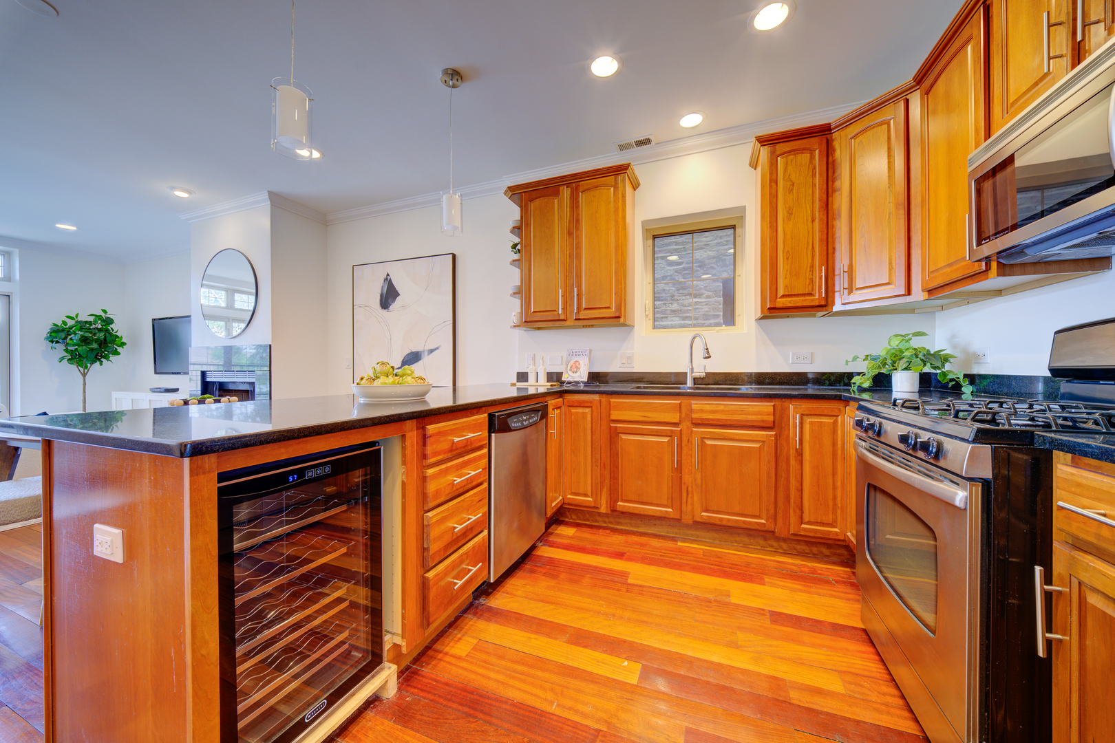 1347 N Ashland Avenue Unit: 1N