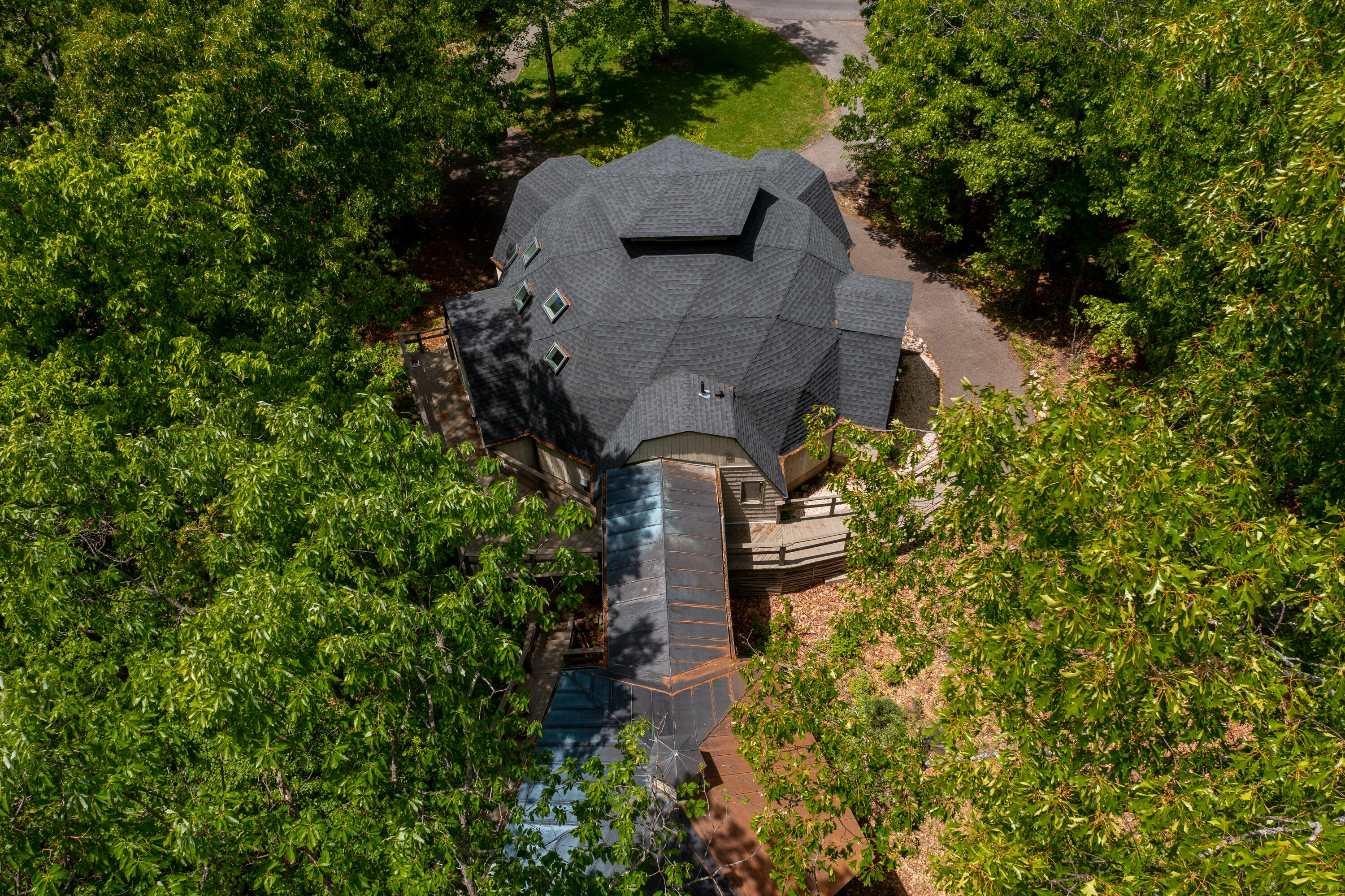 68 Little House Ln
