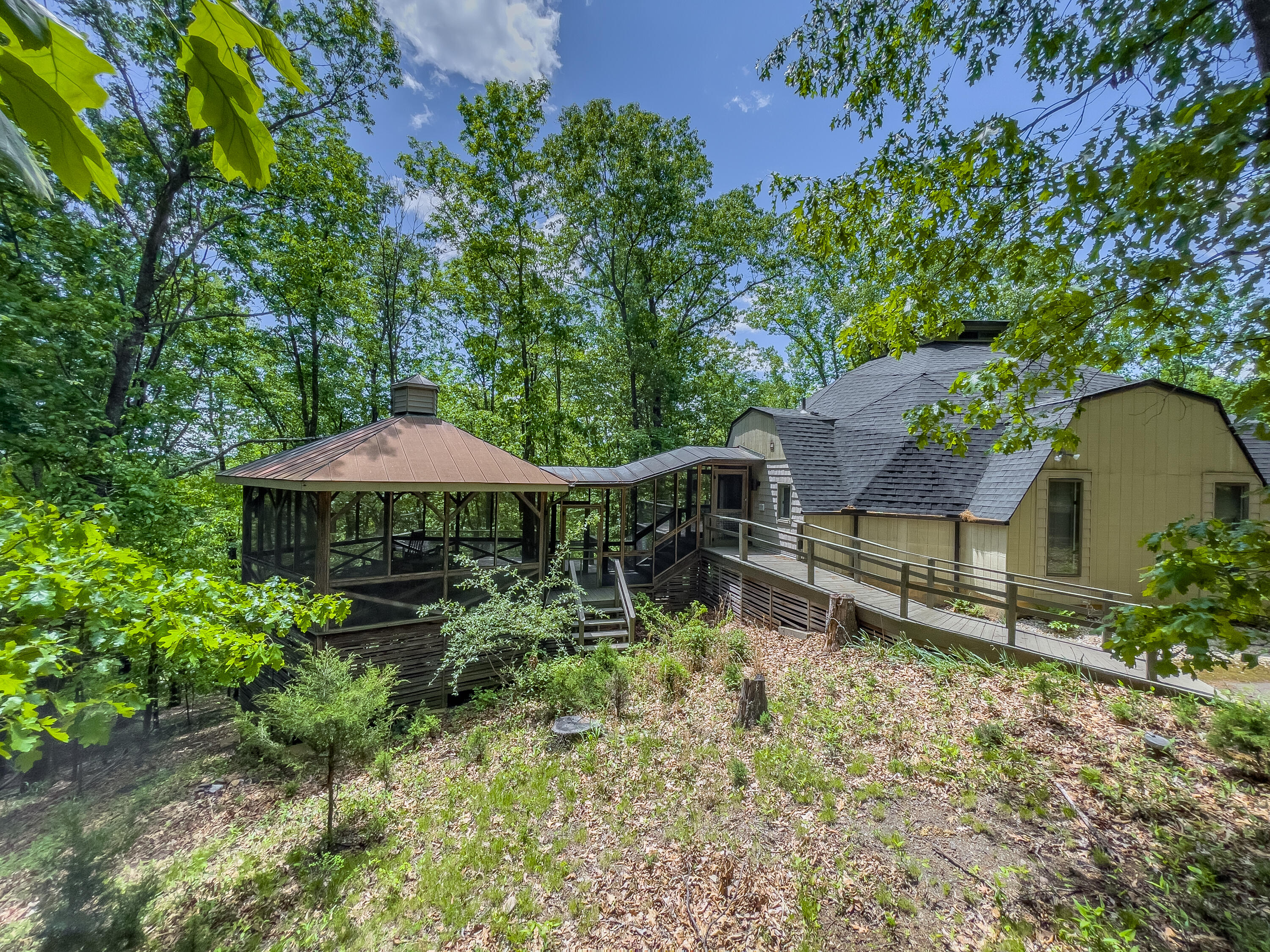 68 Little House Ln