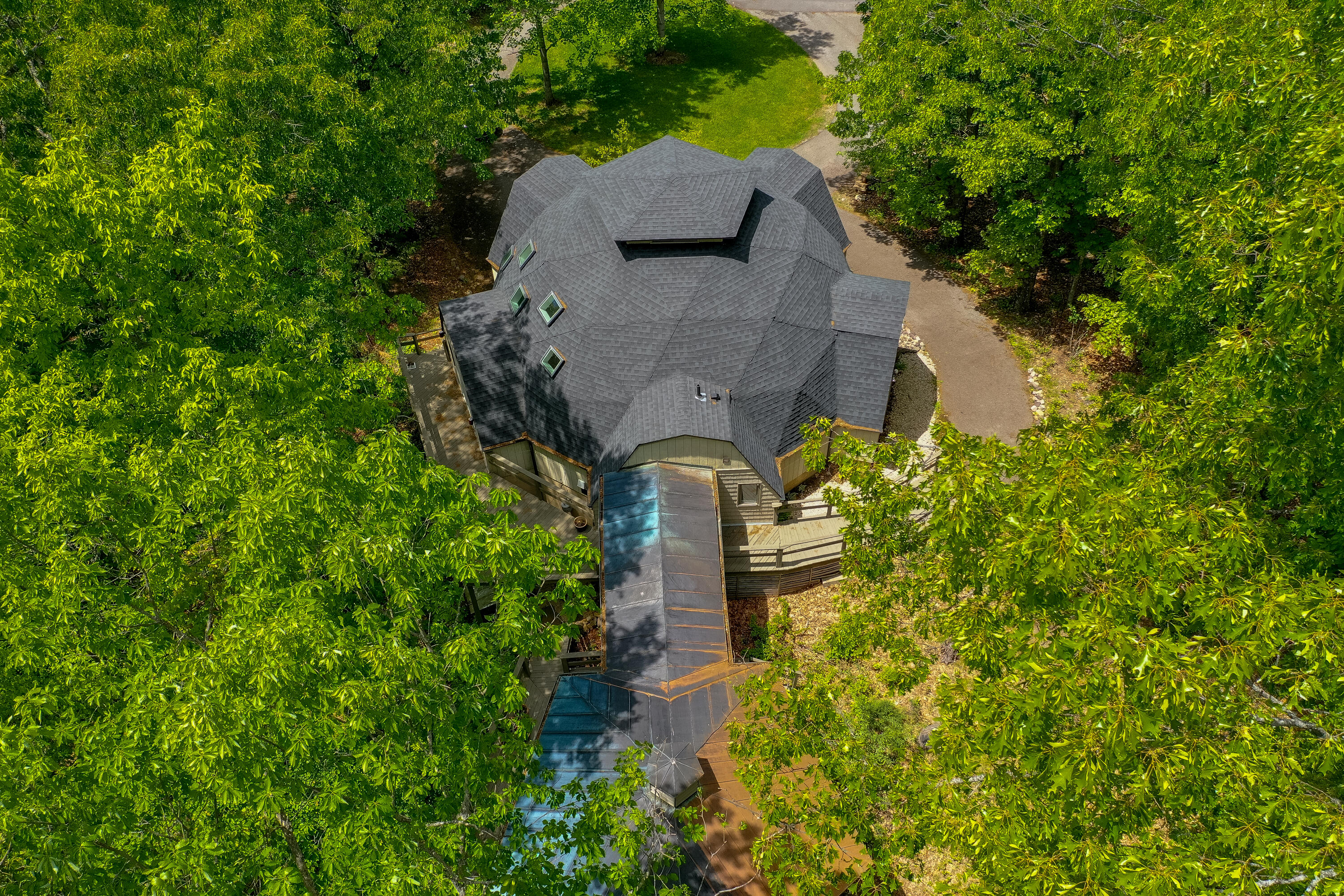 68 Little House Ln