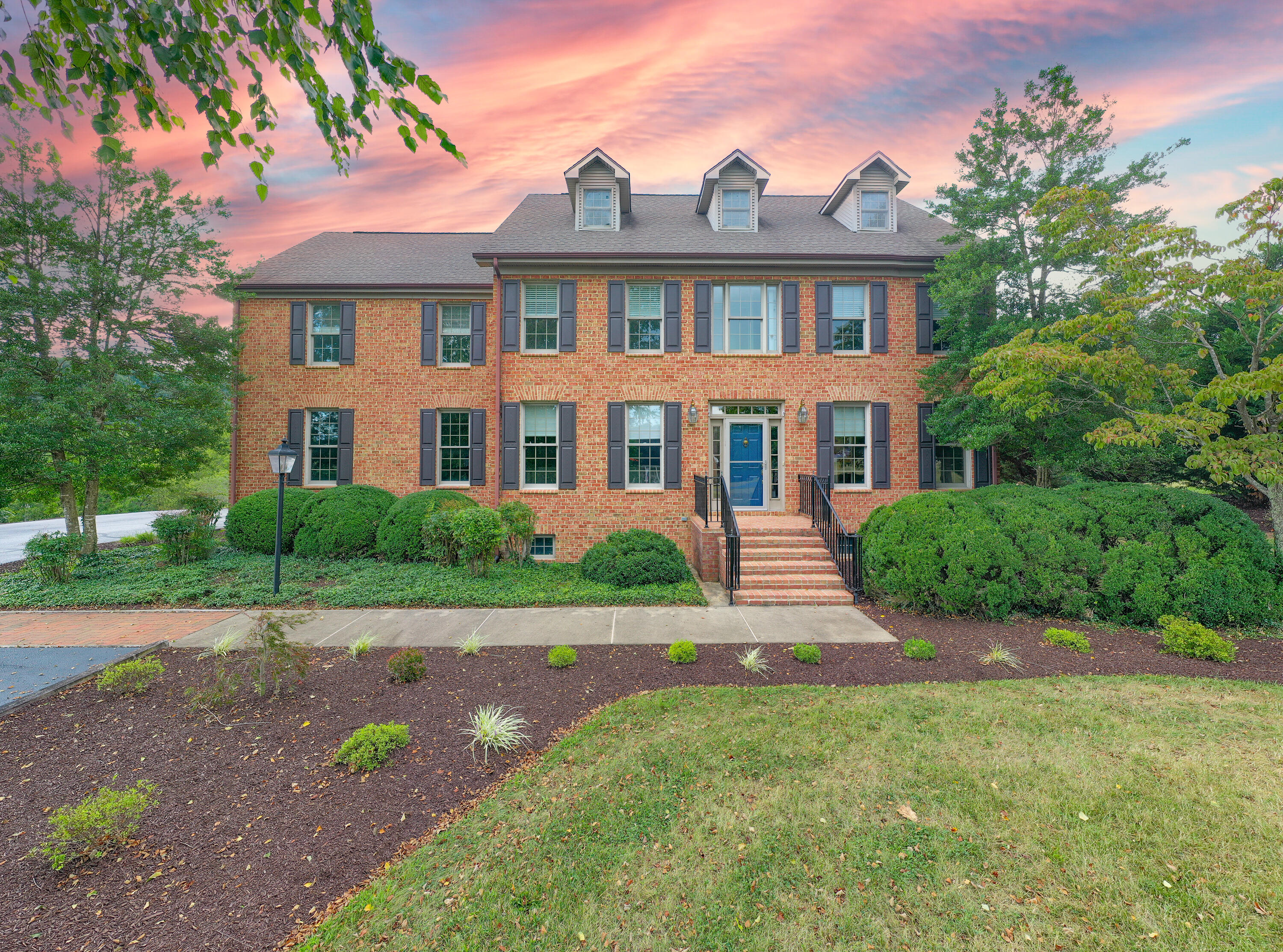 15 High Meadow Dr